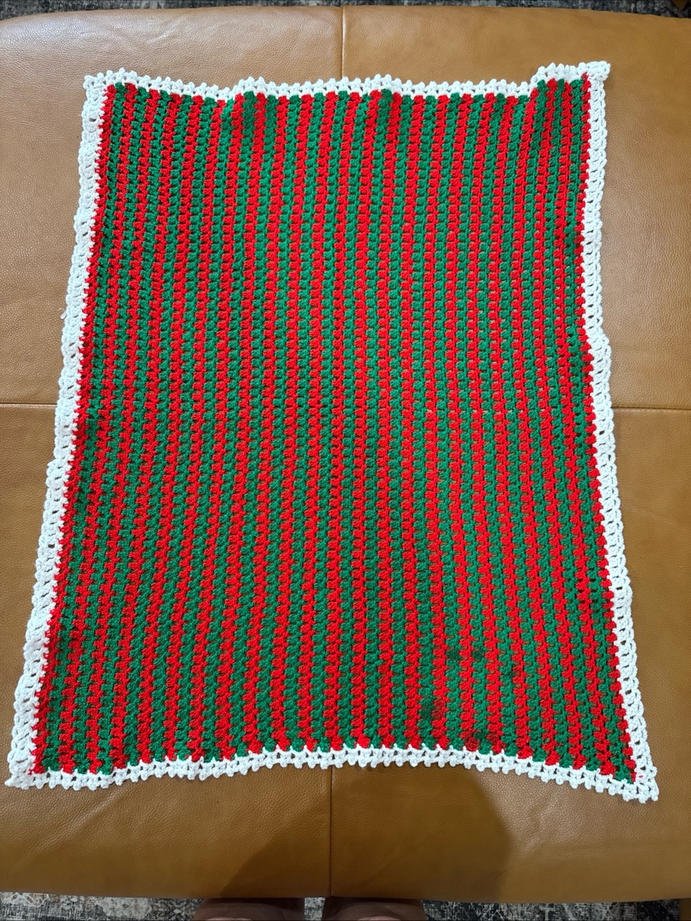 Vintage Handmade Crochet Christmas Table Topper Doily Red Green White 28x23
